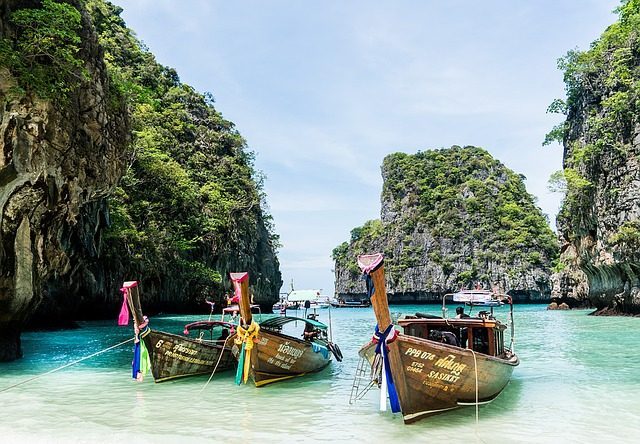 monkey beach kom phi phi